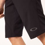 oakley-seeker-airline-shorts-with-chamois (6).jpg